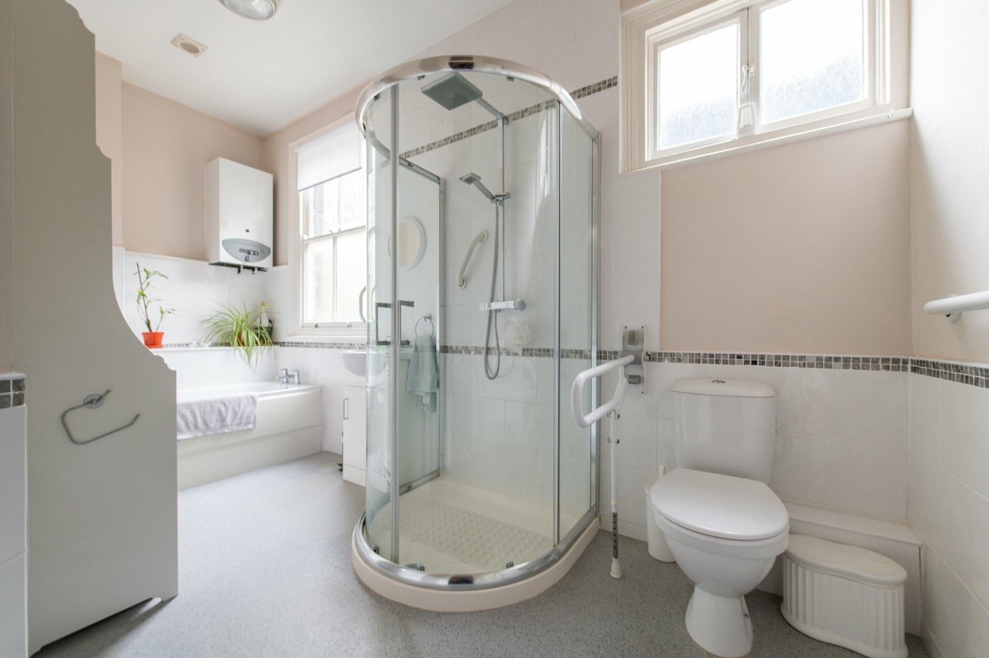 6 bedroom house for sale in Gravesend | Robinson Michael & Jackson