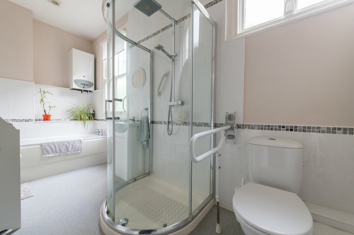 6 bedroom house for sale in Gravesend | Robinson Michael & Jackson