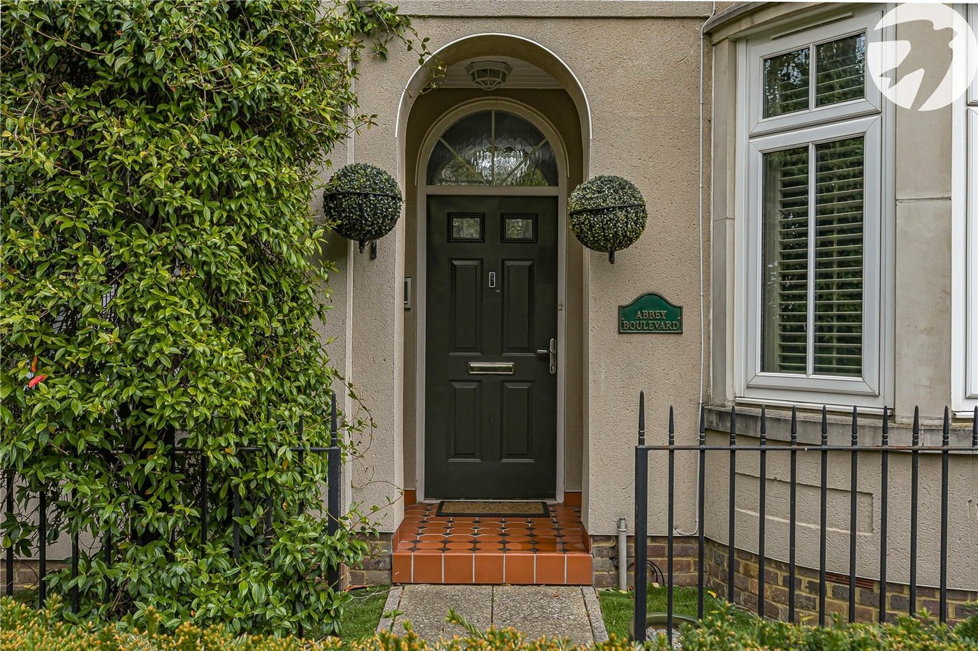 4 bedroom property for sale in Greenhithe | Robinson Jackson