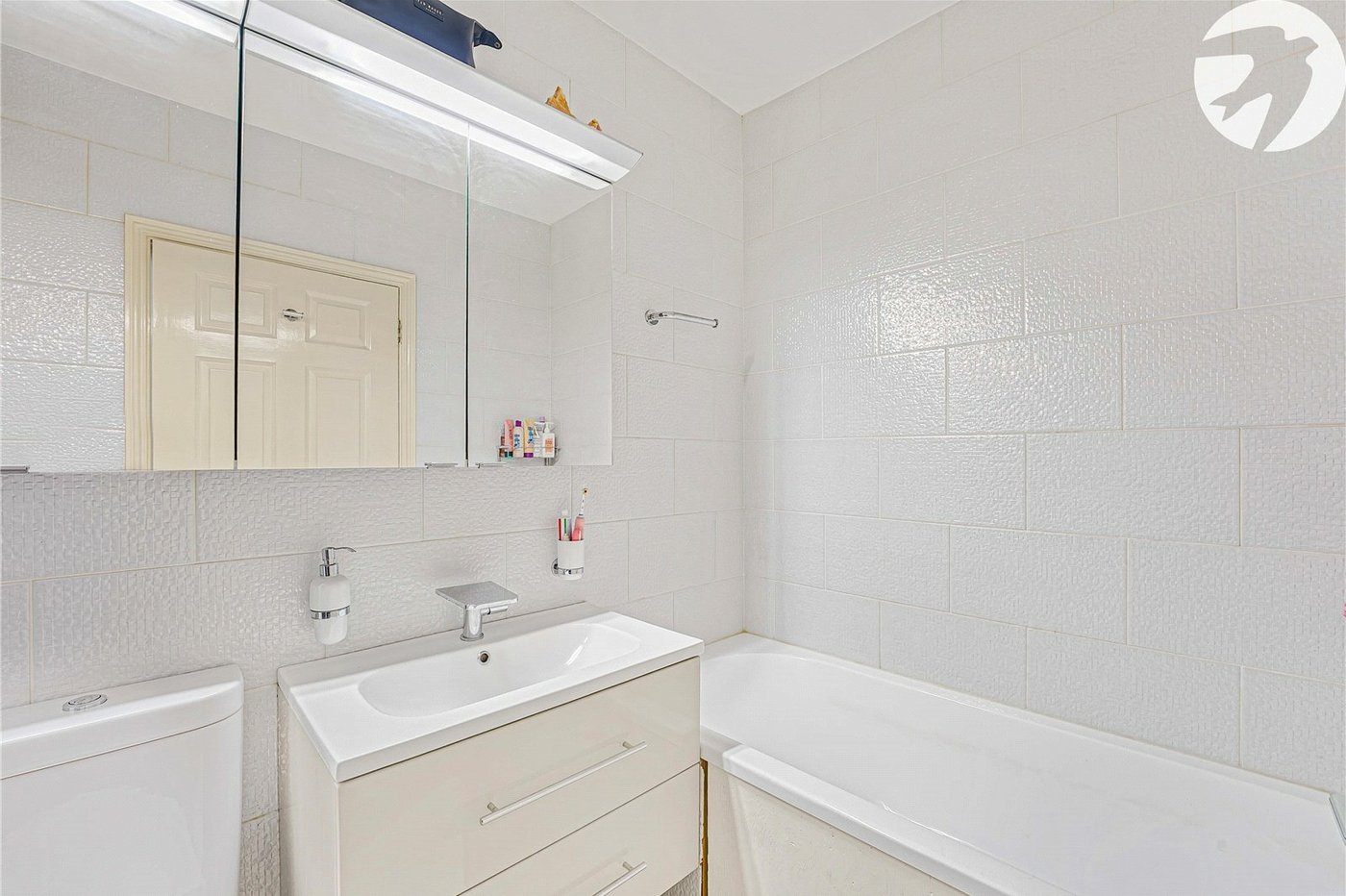 4 bedroom property for sale in Greenhithe | Robinson Jackson