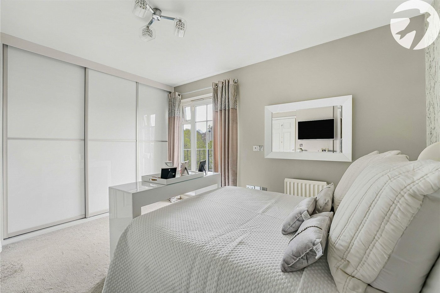 4 bedroom property for sale in Greenhithe | Robinson Jackson