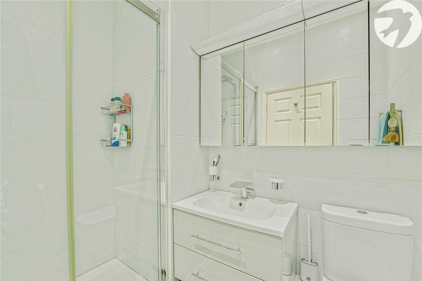 4 bedroom property for sale in Greenhithe | Robinson Jackson