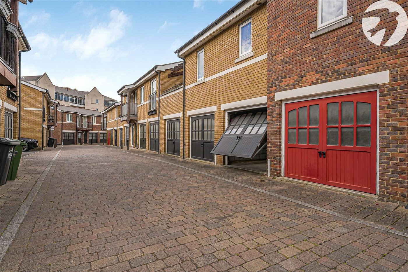 4 bedroom property for sale in Greenhithe | Robinson Jackson