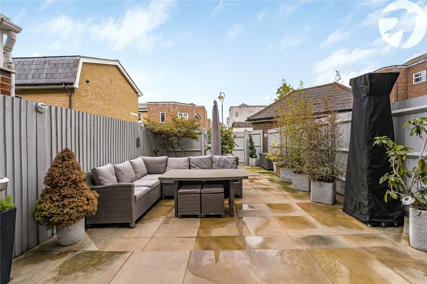 4 bedroom property for sale in Greenhithe | Robinson Jackson