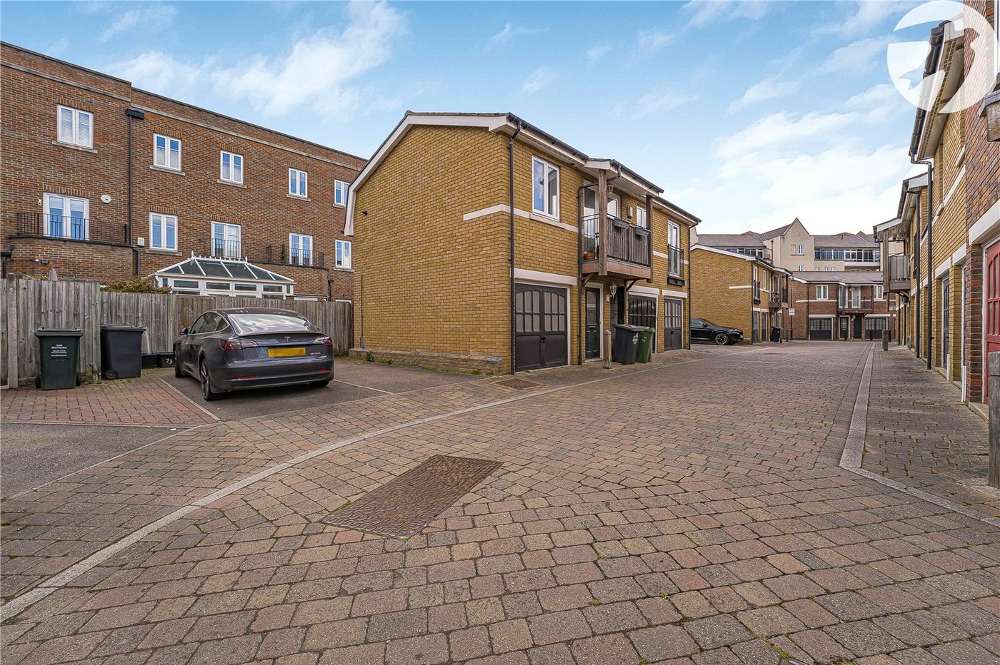 4 bedroom property for sale in Greenhithe | Robinson Jackson