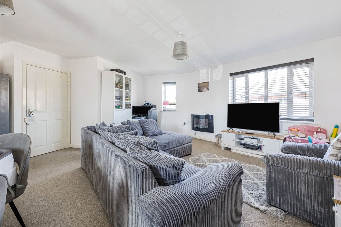 2 bedroom property for sale in Hoo | Robinson Michael & Jackson