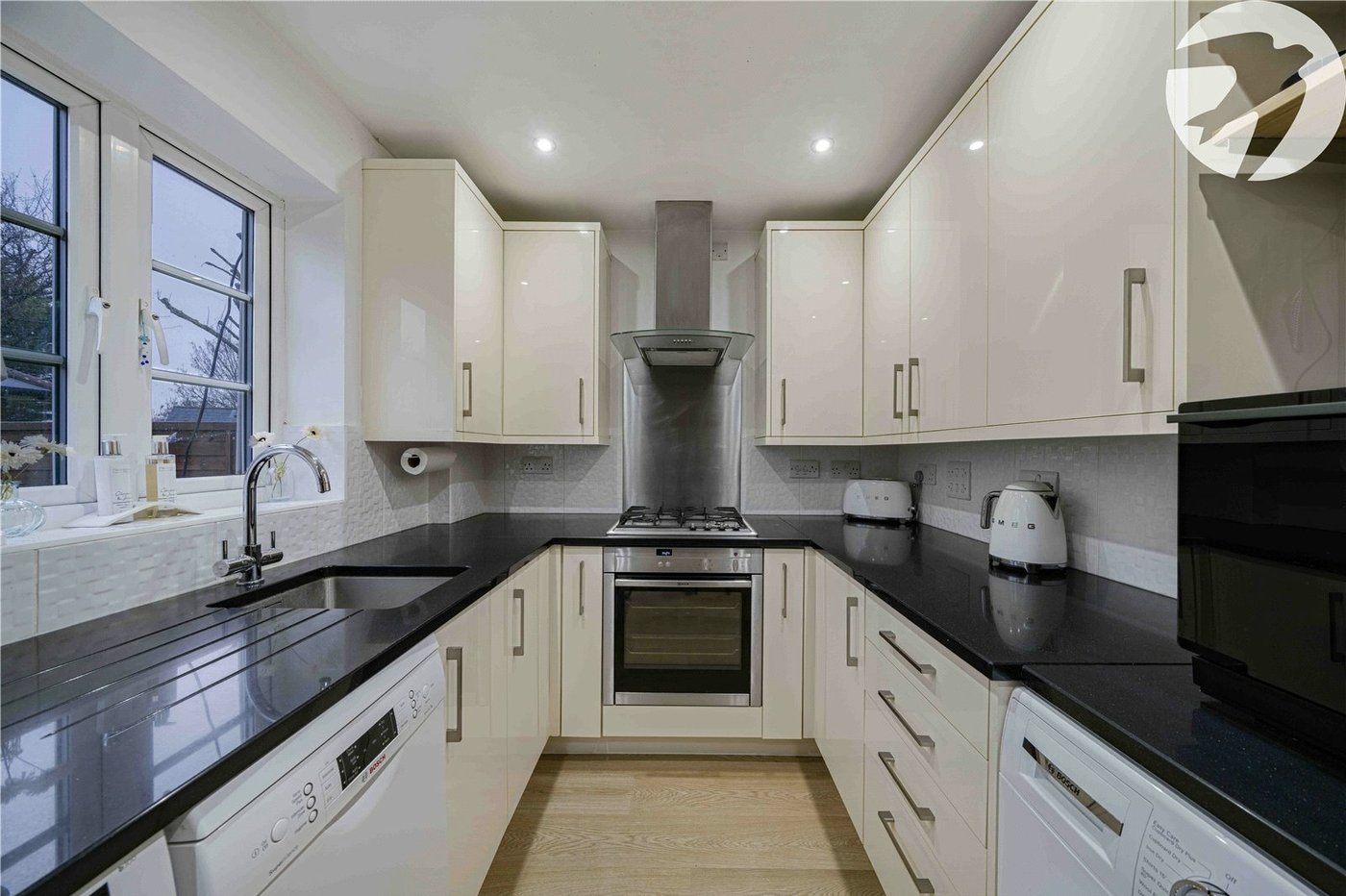 3 bedroom property for sale in Greenhithe | Robinson Jackson