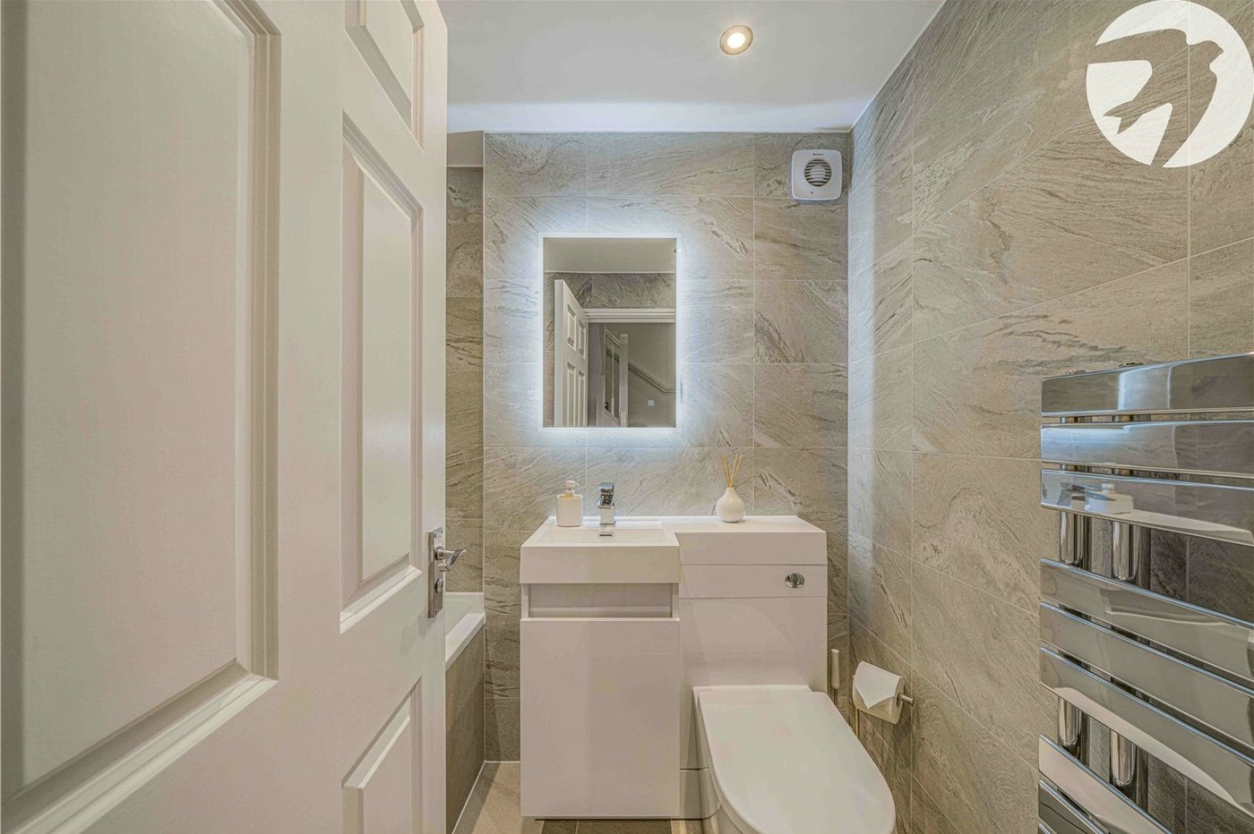 3 bedroom property for sale in Greenhithe | Robinson Jackson