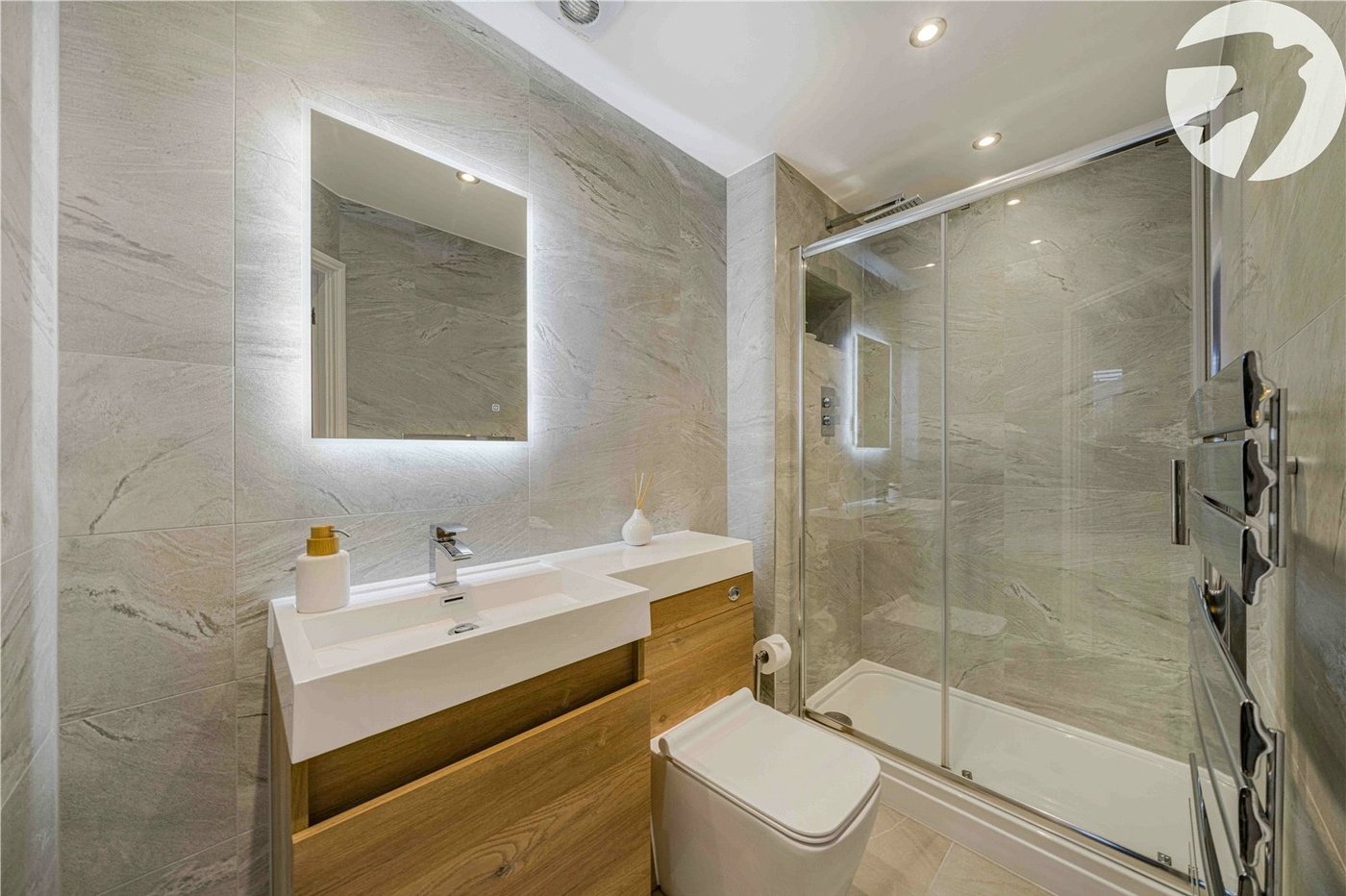 3 bedroom property for sale in Greenhithe | Robinson Jackson