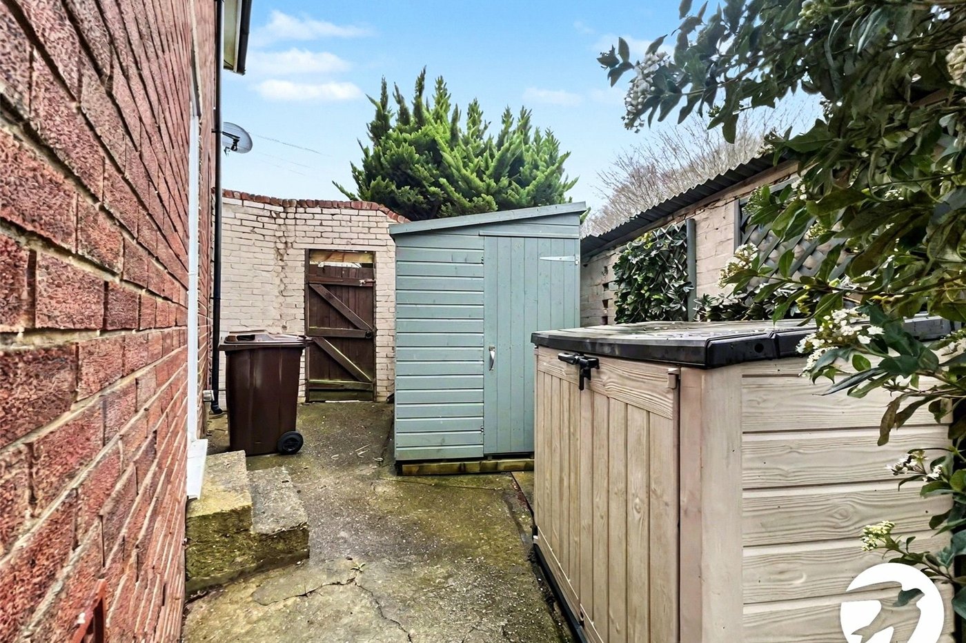 2 bedroom house for sale in Rochester | Robinson Michael & Jackson