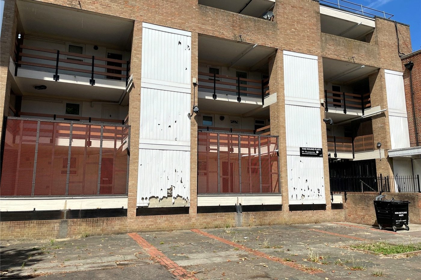 1 bedroom property for sale in London | Robinson Jackson