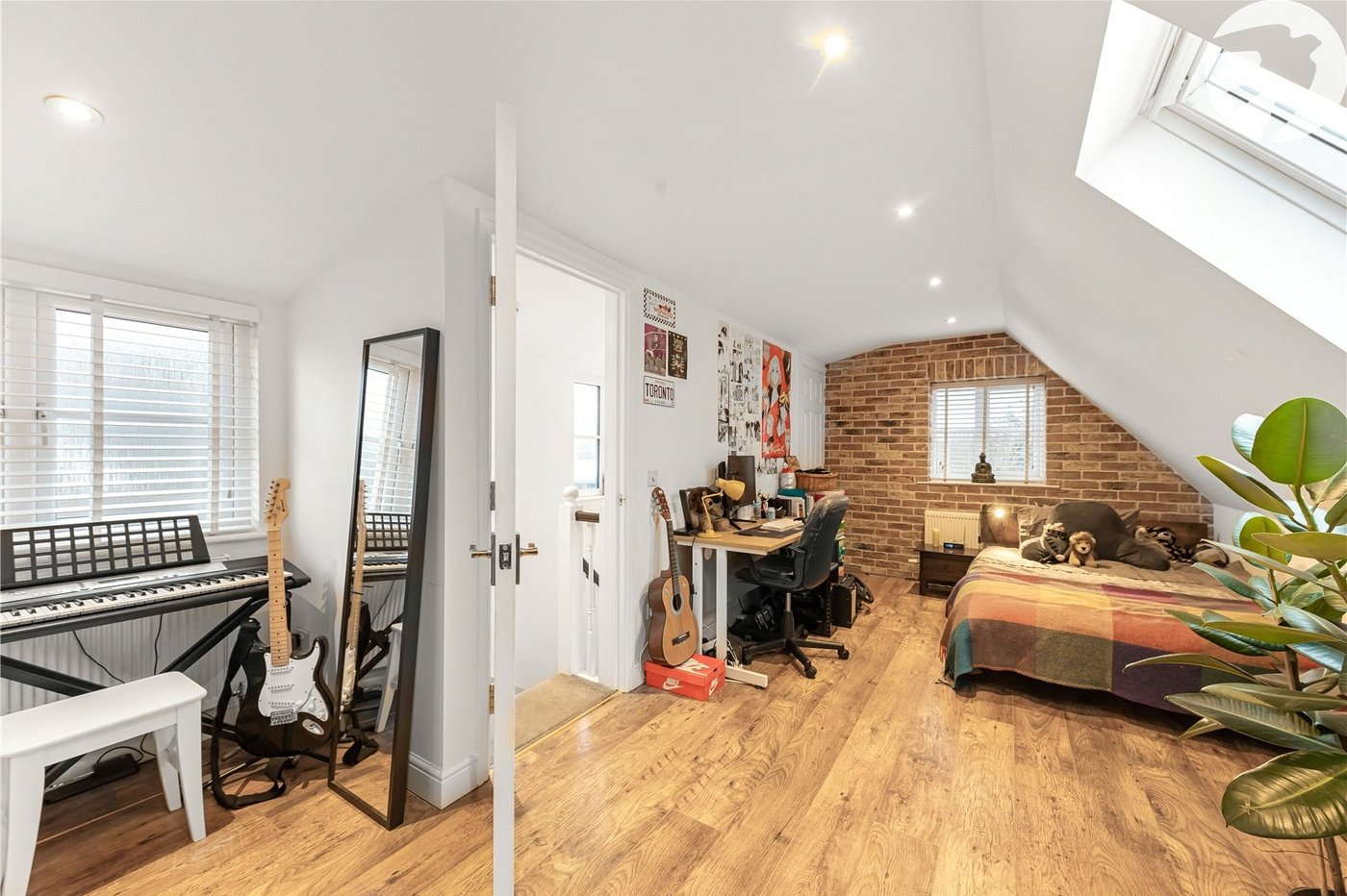 4 bedroom house for sale in Dartford | Robinson Jackson