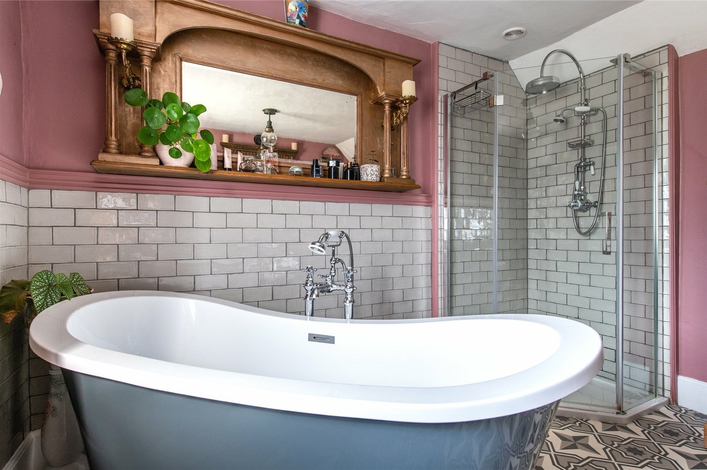 2 bedroom house for sale in Hartlip | Robinson Michael & Jackson