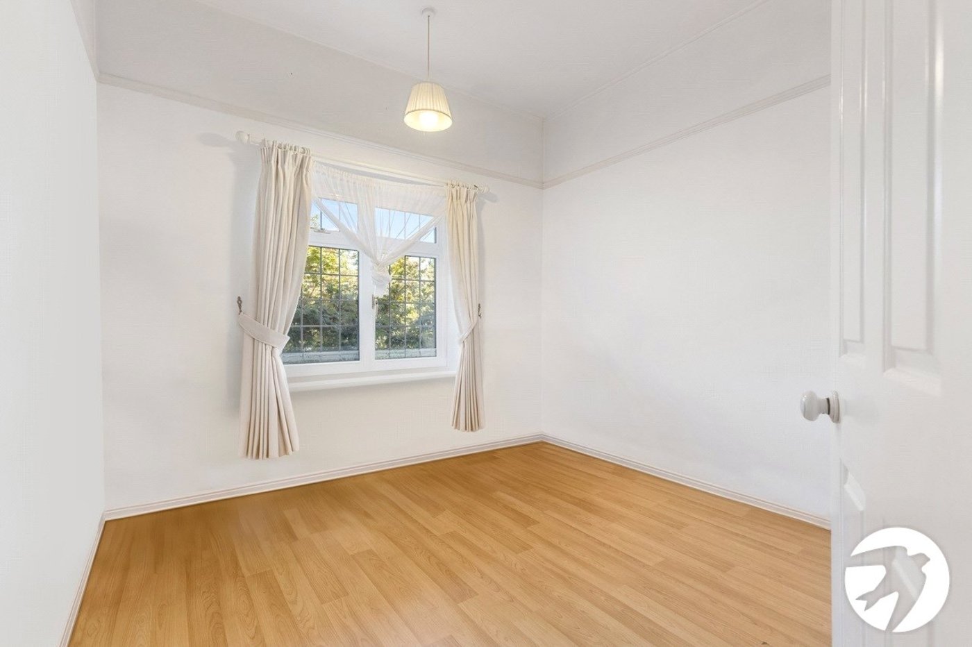 3 bedroom house for sale in London | Robinson Jackson