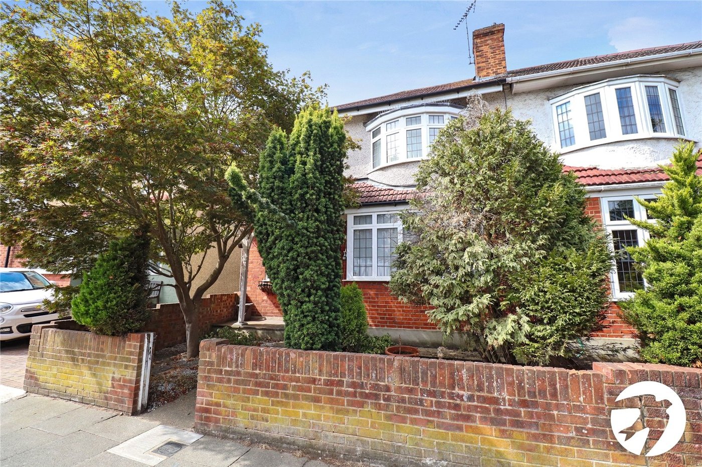 3 bedroom house for sale in London | Robinson Jackson