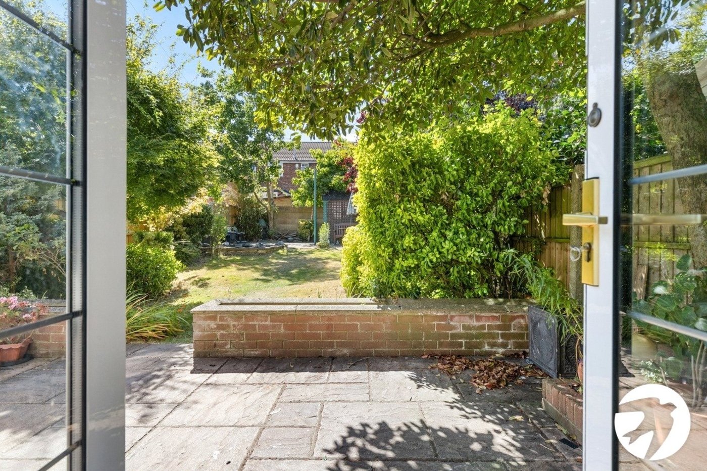 3 bedroom house for sale in London | Robinson Jackson