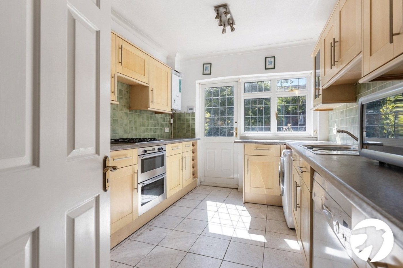 3 bedroom house for sale in London | Robinson Jackson