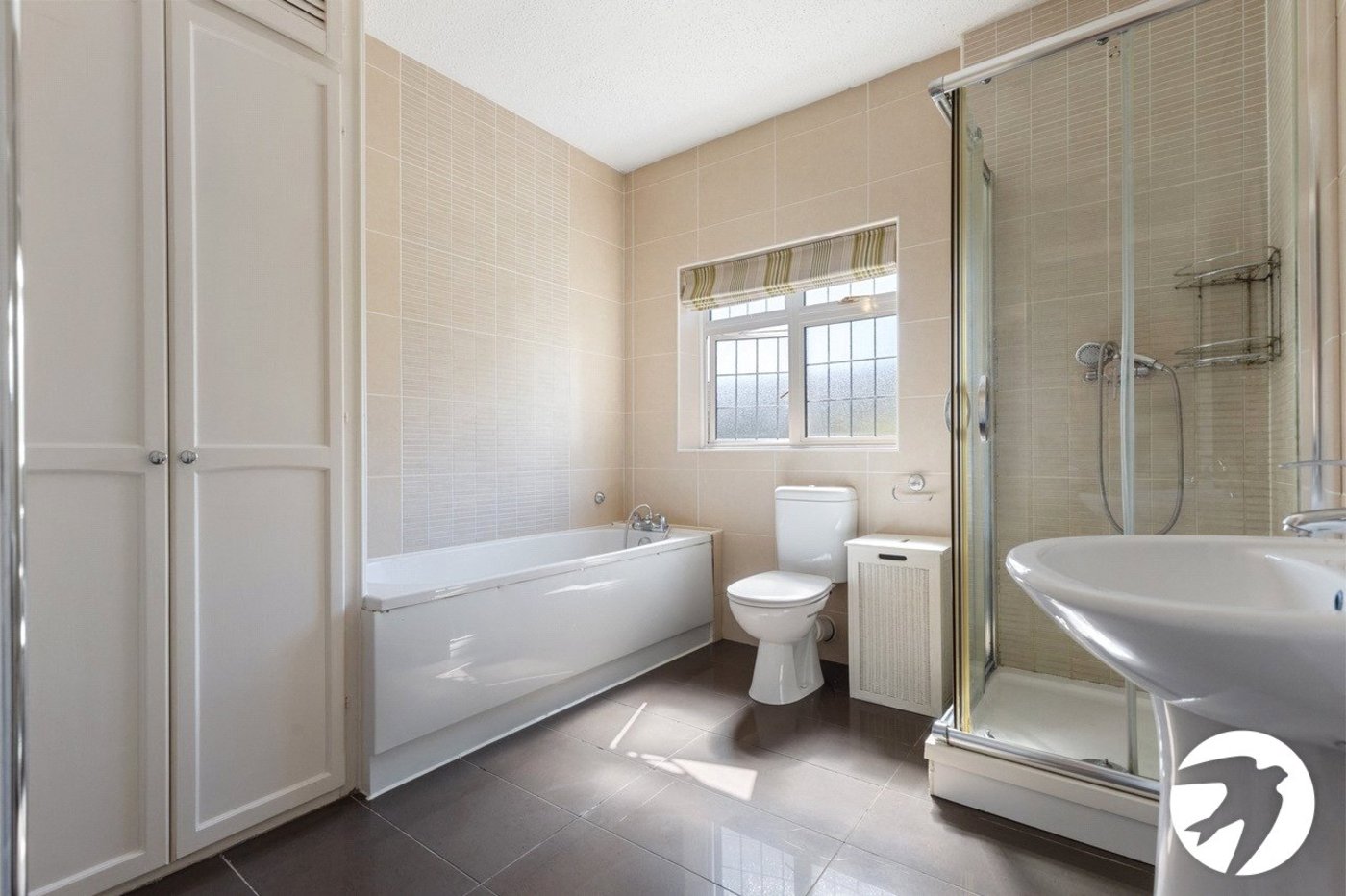 3 bedroom house for sale in London | Robinson Jackson