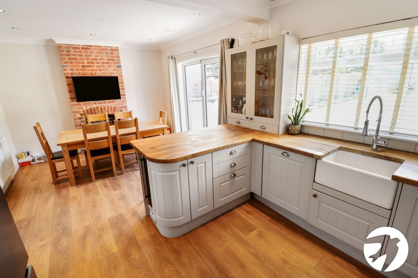 3 bedroom house for sale in London | Robinson Jackson