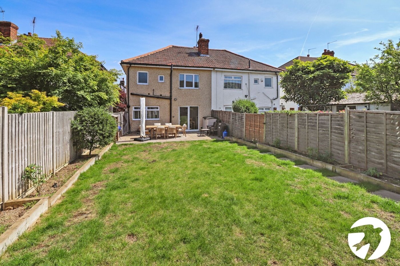 3 bedroom house for sale in London | Robinson Jackson