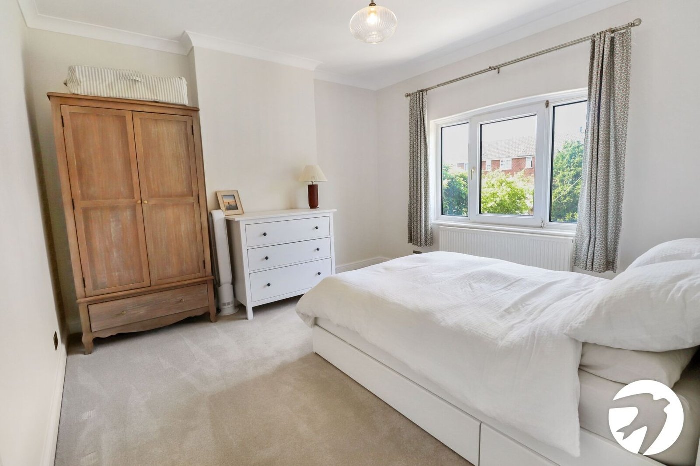 3 bedroom house for sale in London | Robinson Jackson