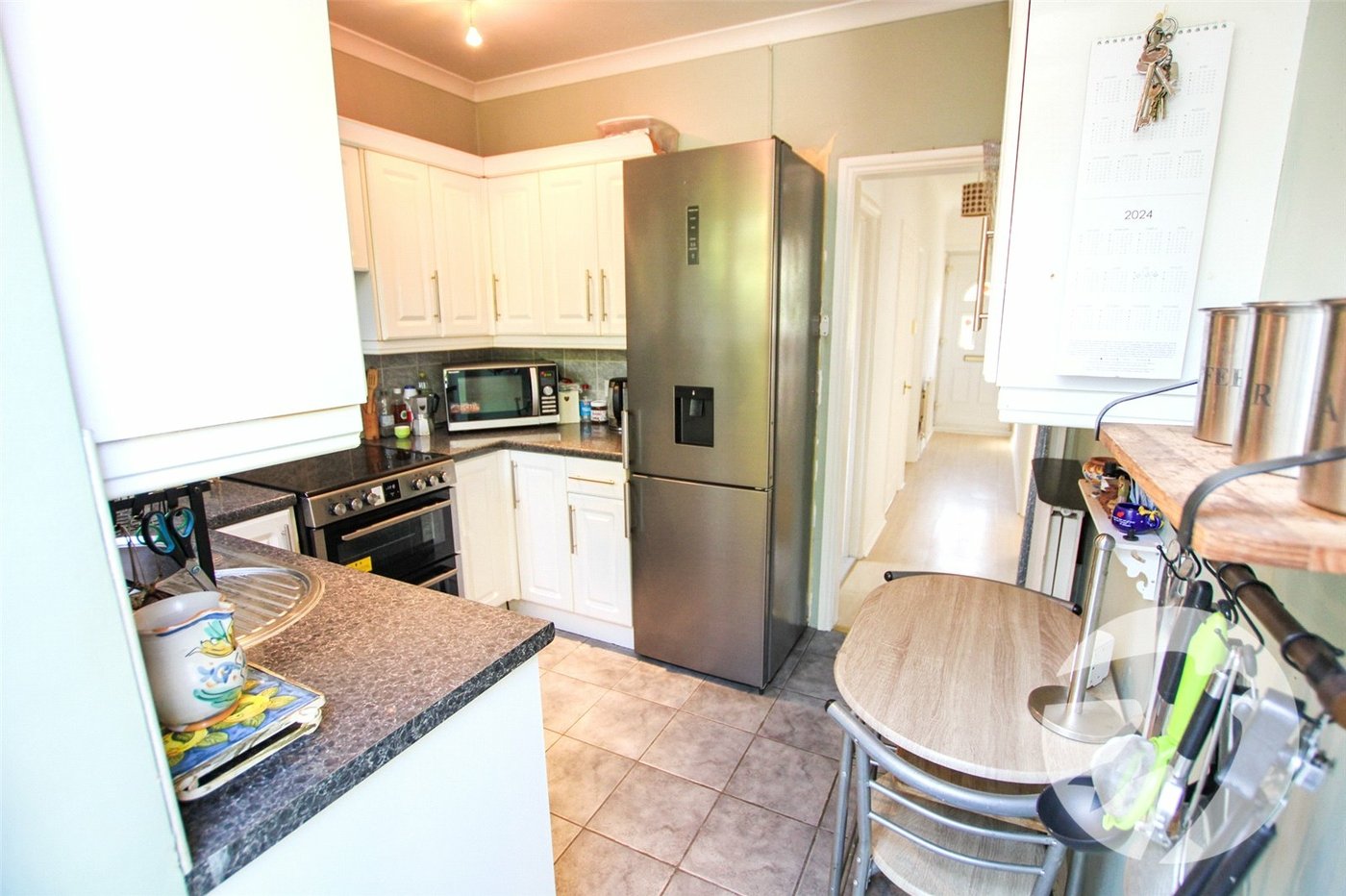 2 bedroom property for sale in London | Robinson Jackson