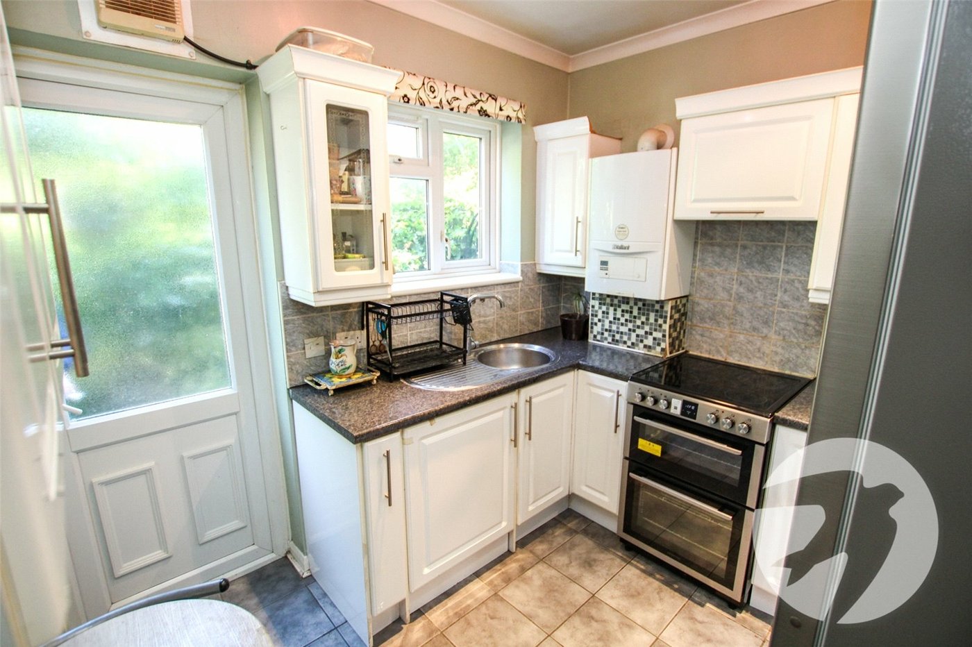 2 bedroom property for sale in London | Robinson Jackson