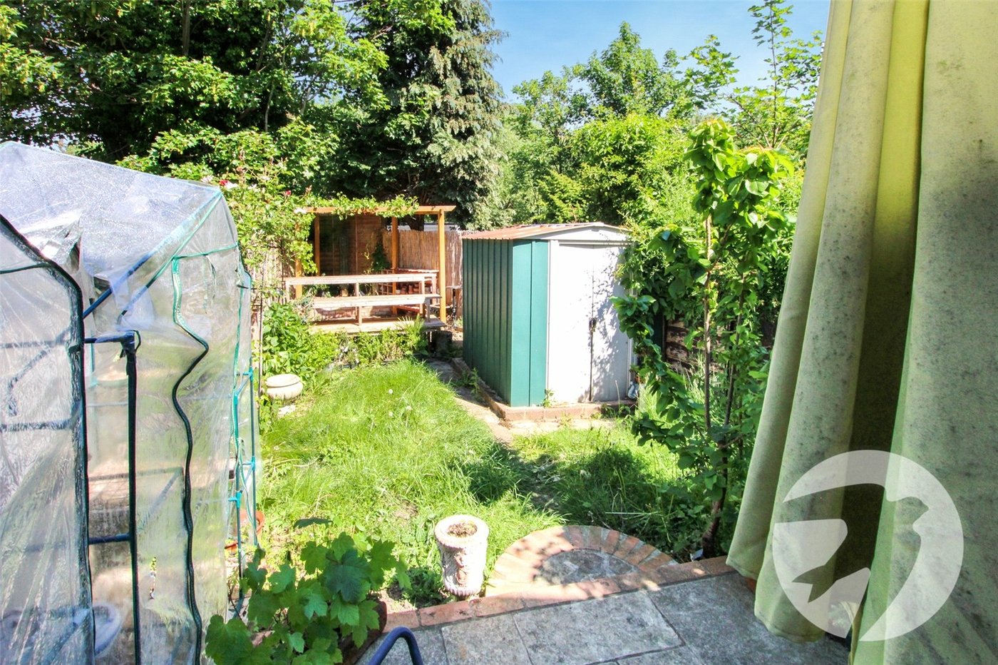 2 bedroom property for sale in London | Robinson Jackson