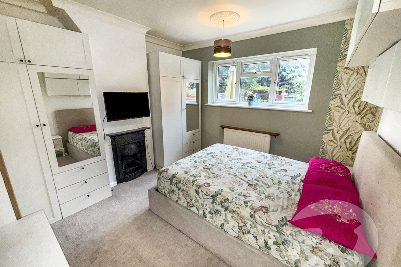 2 bedroom property for sale in London | Robinson Jackson