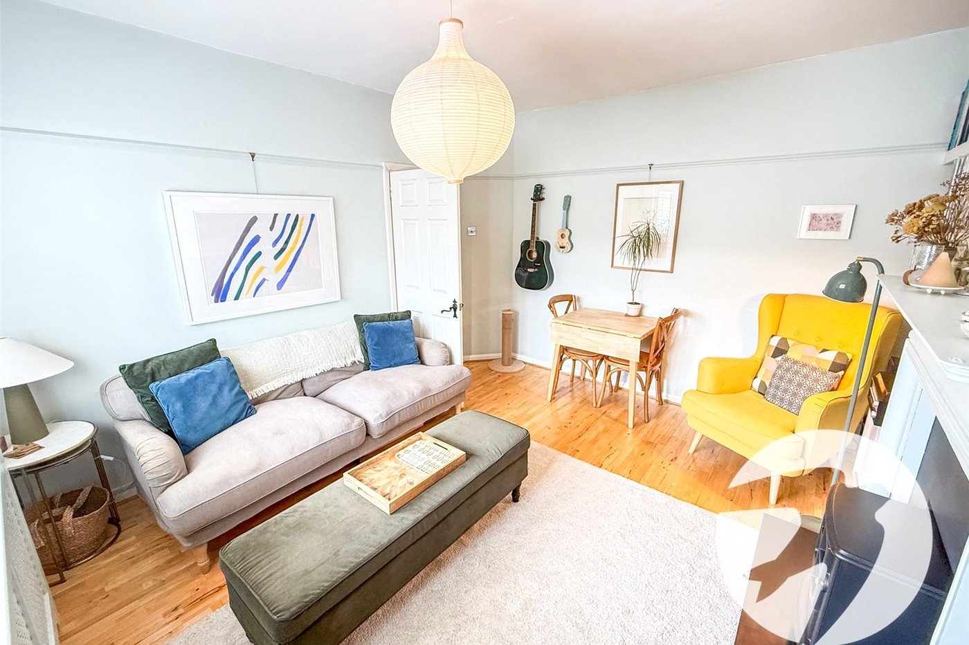 2 bedroom property for sale in London | Robinson Jackson