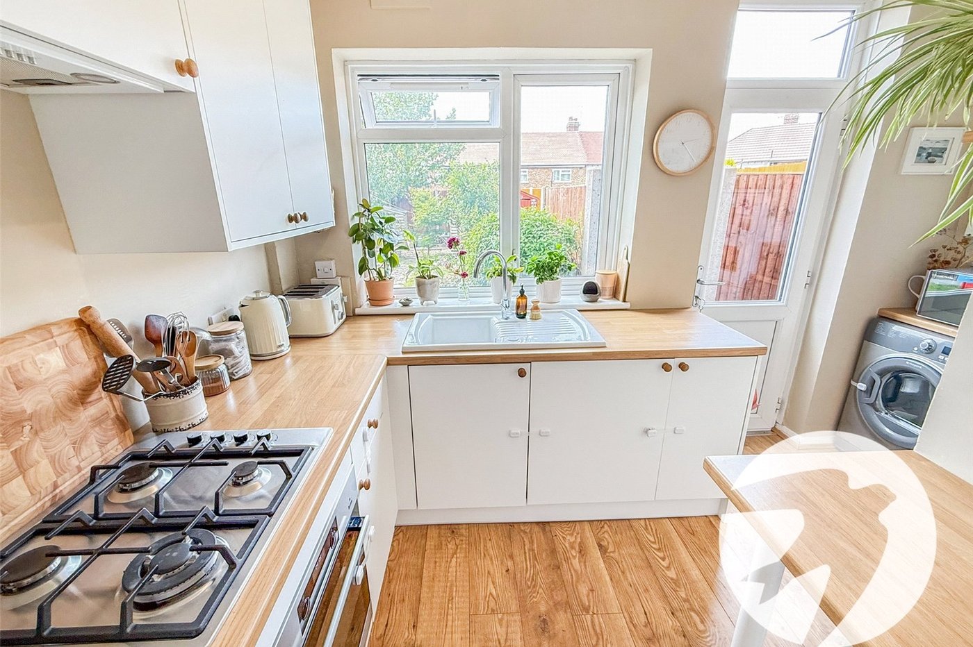 2 bedroom property for sale in London | Robinson Jackson