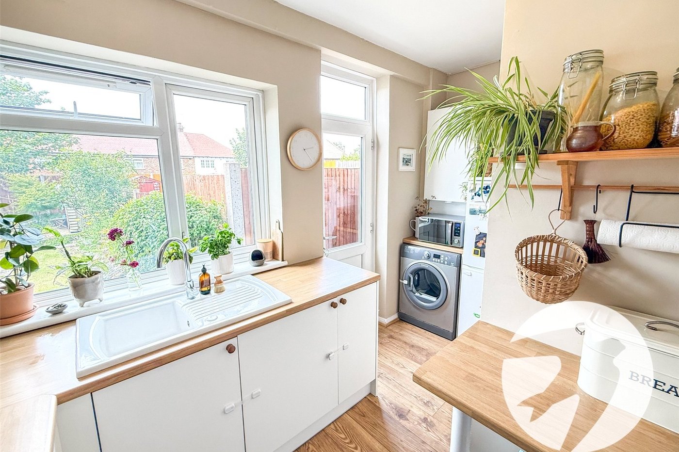 2 bedroom property for sale in London | Robinson Jackson