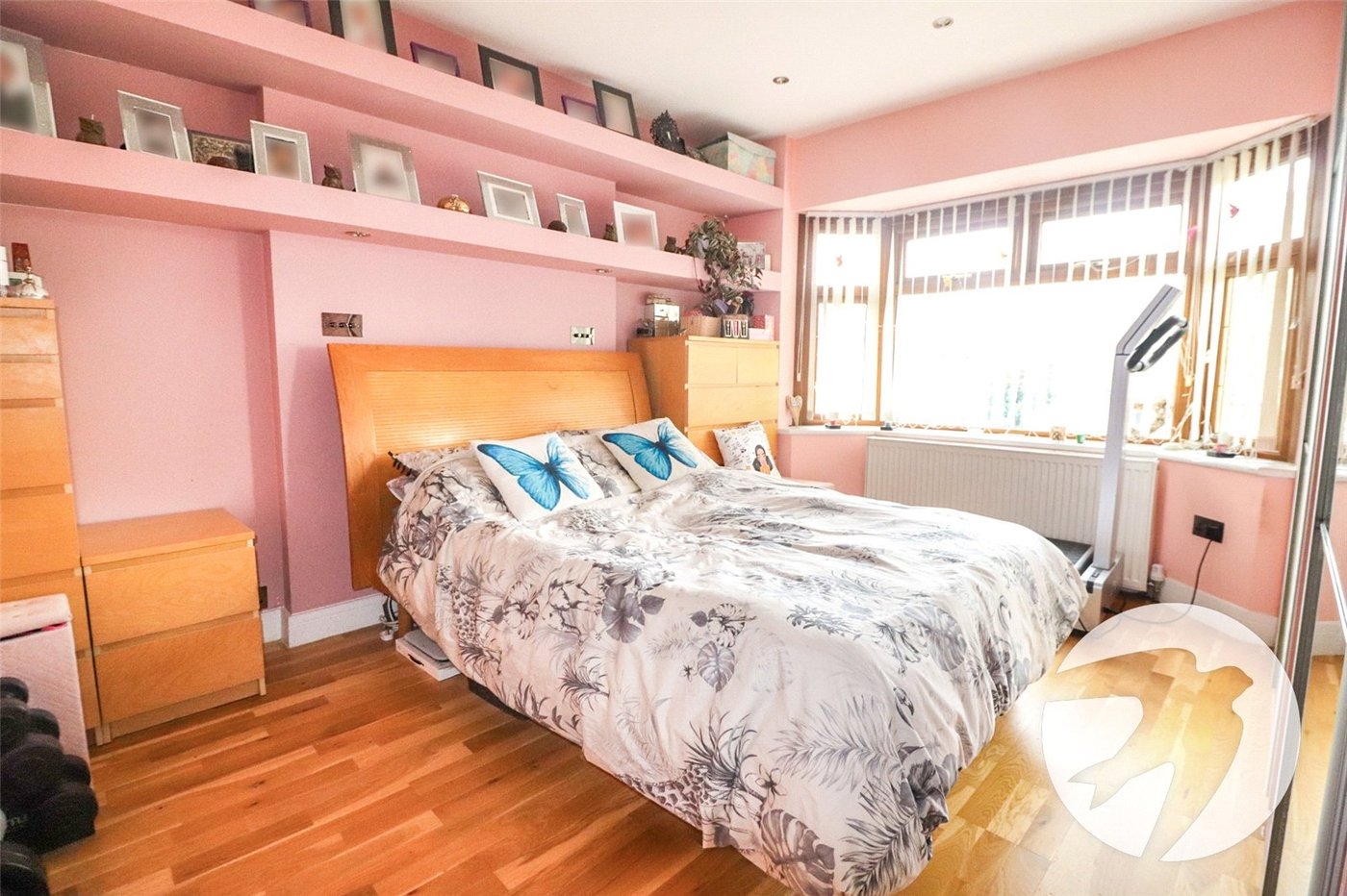 4 bedroom bungalow for sale in Bexleyheath | Robinson Jackson