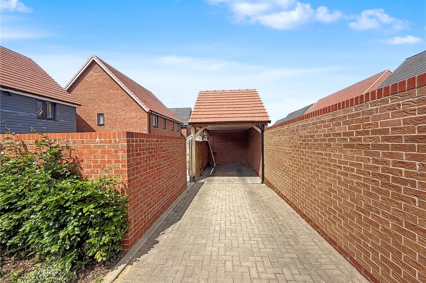 4 bedroom house for sale in Rainham | Robinson Michael & Jackson