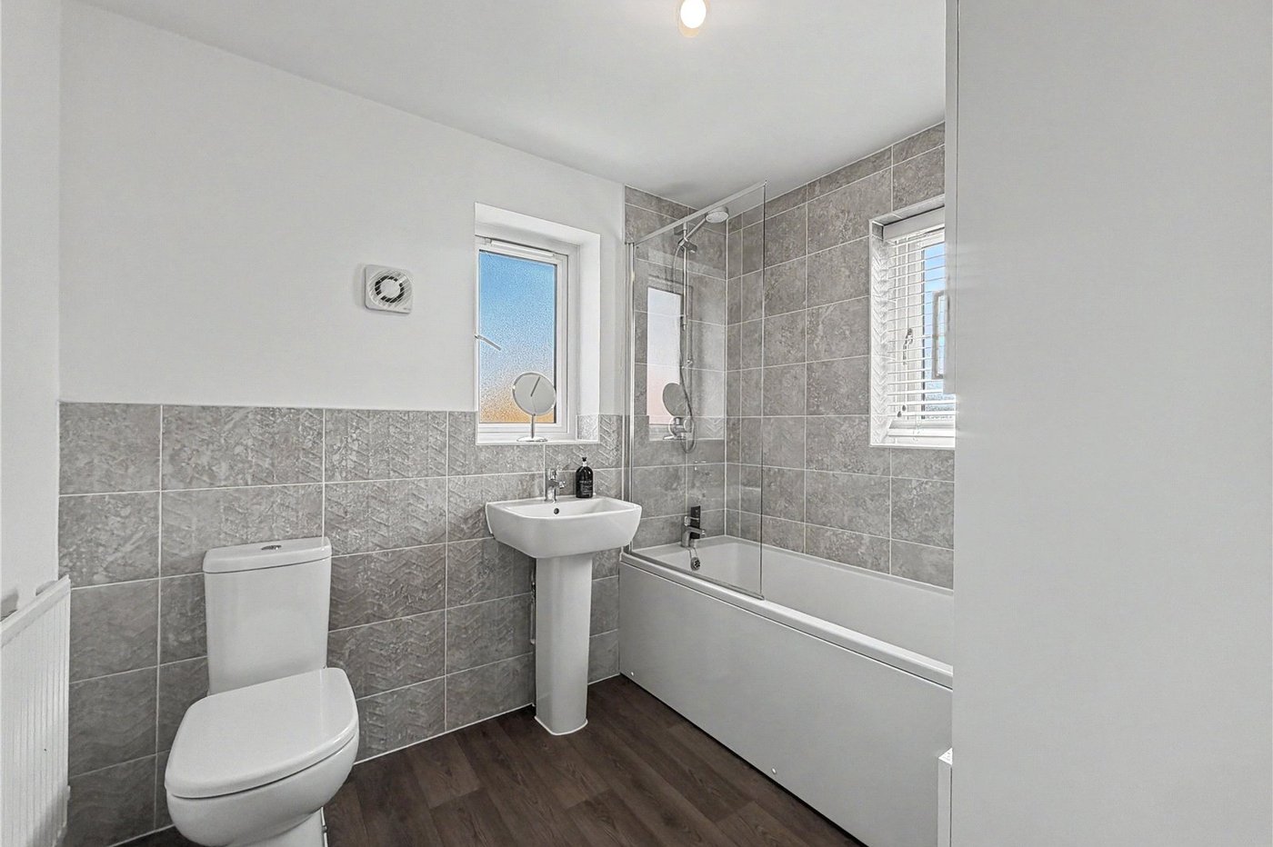 4 bedroom house for sale in Rainham | Robinson Michael & Jackson