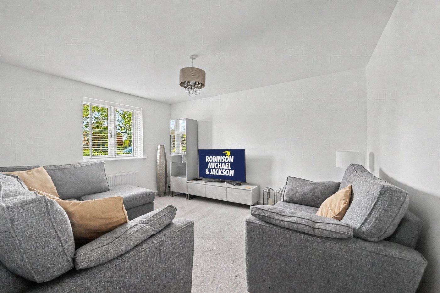 4 bedroom house for sale in Rainham | Robinson Michael & Jackson