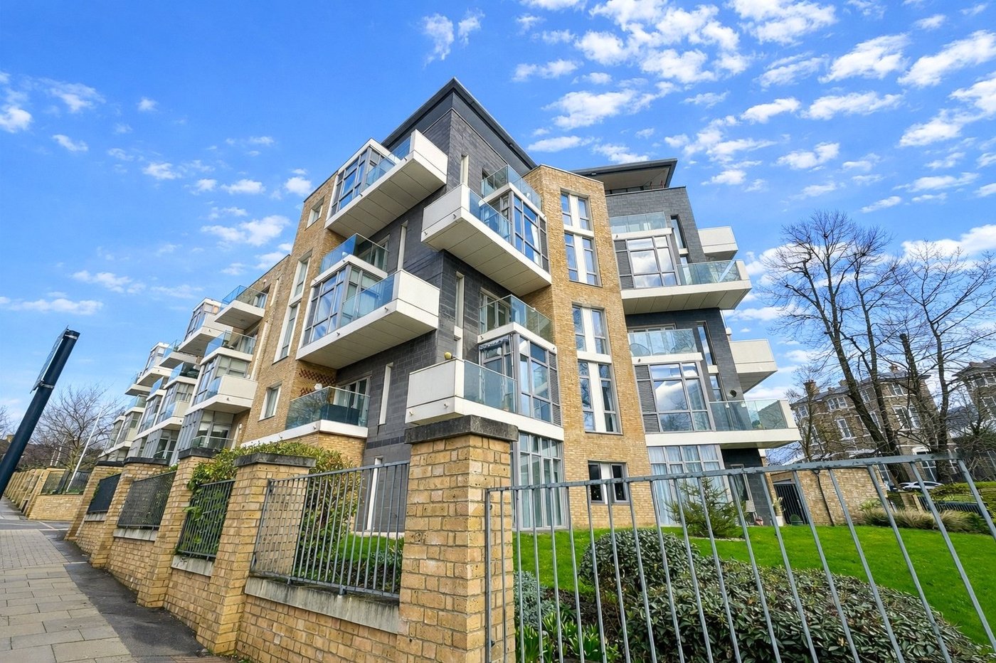 3 bedroom property for sale in Middleton Way | Robinson Jackson