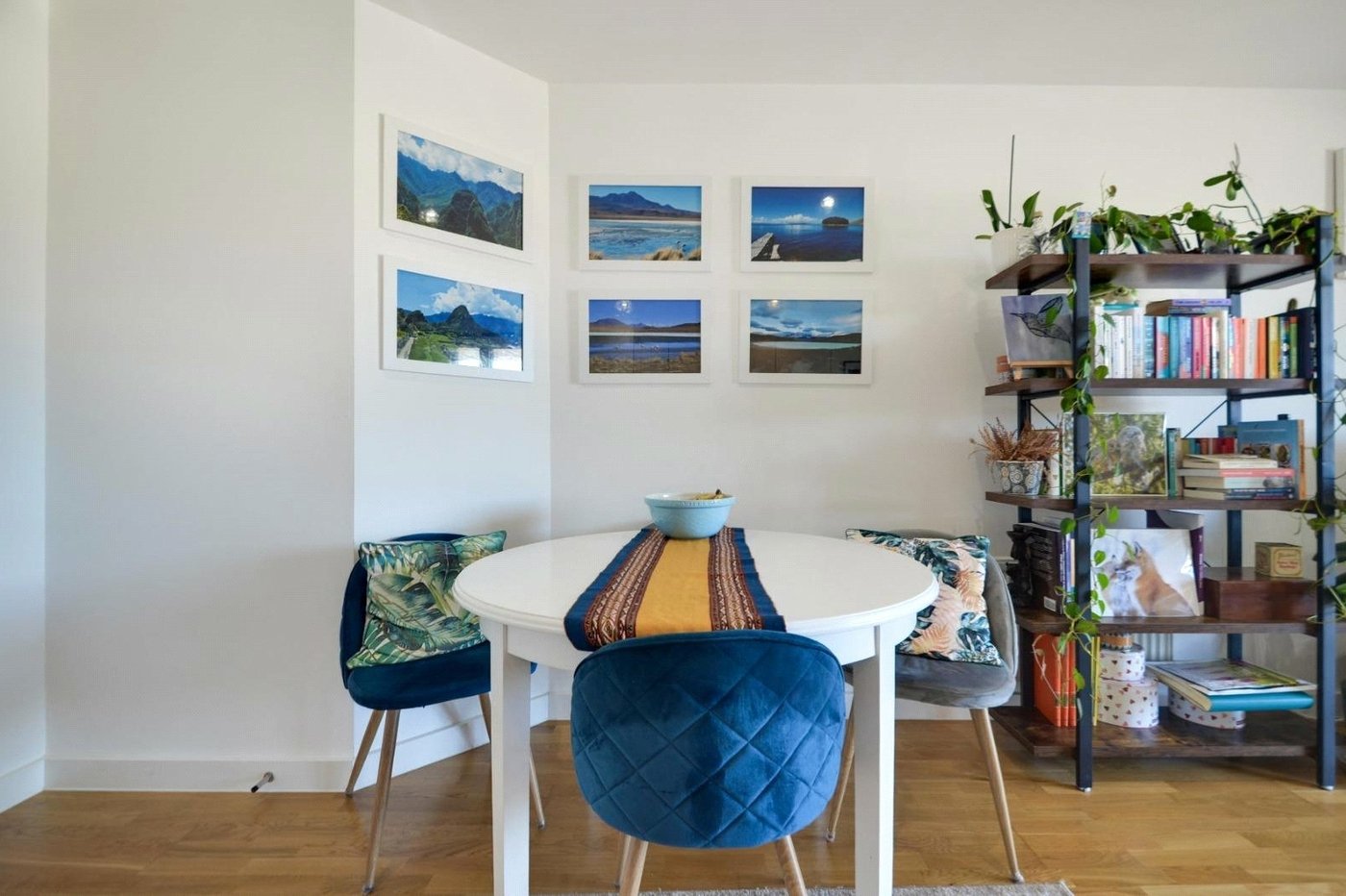 2 bedroom property for sale in London | Robinson Jackson