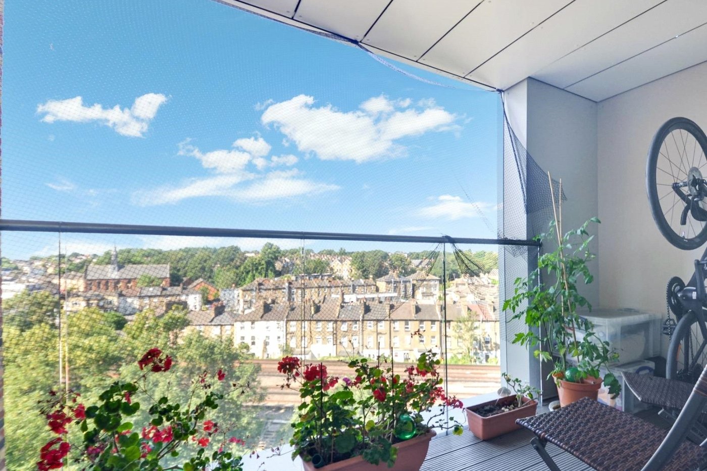 2 bedroom property for sale in London | Robinson Jackson