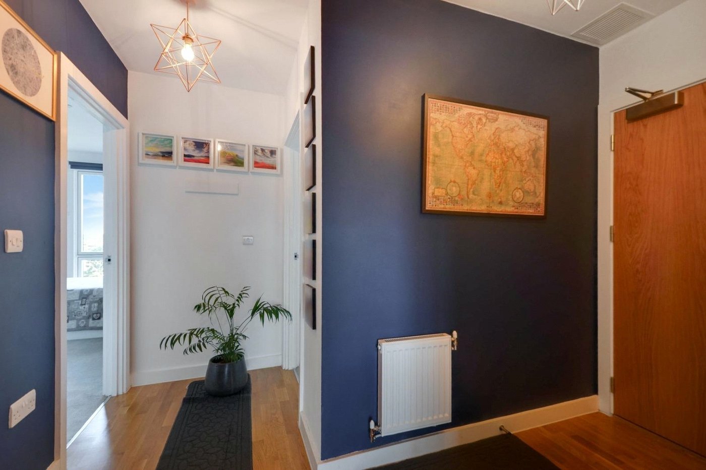 2 bedroom property for sale in London | Robinson Jackson