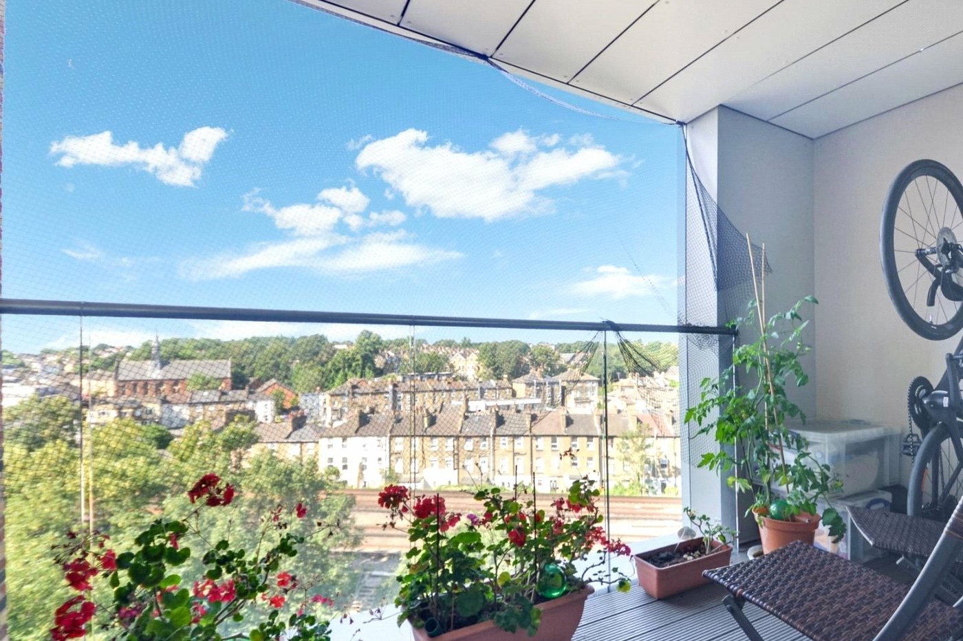 2 bedroom property for sale in London | Robinson Jackson