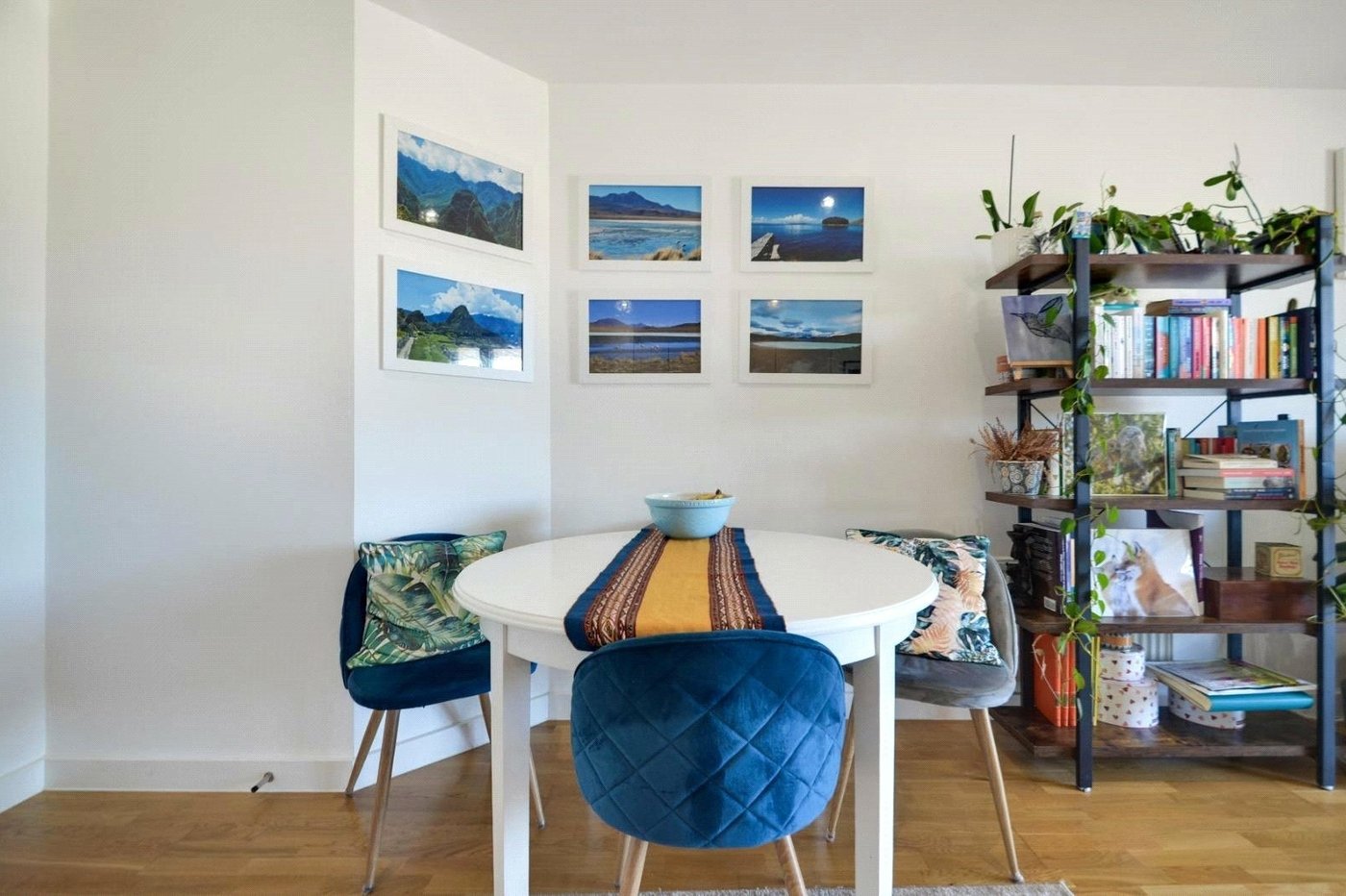 2 bedroom property for sale in London | Robinson Jackson