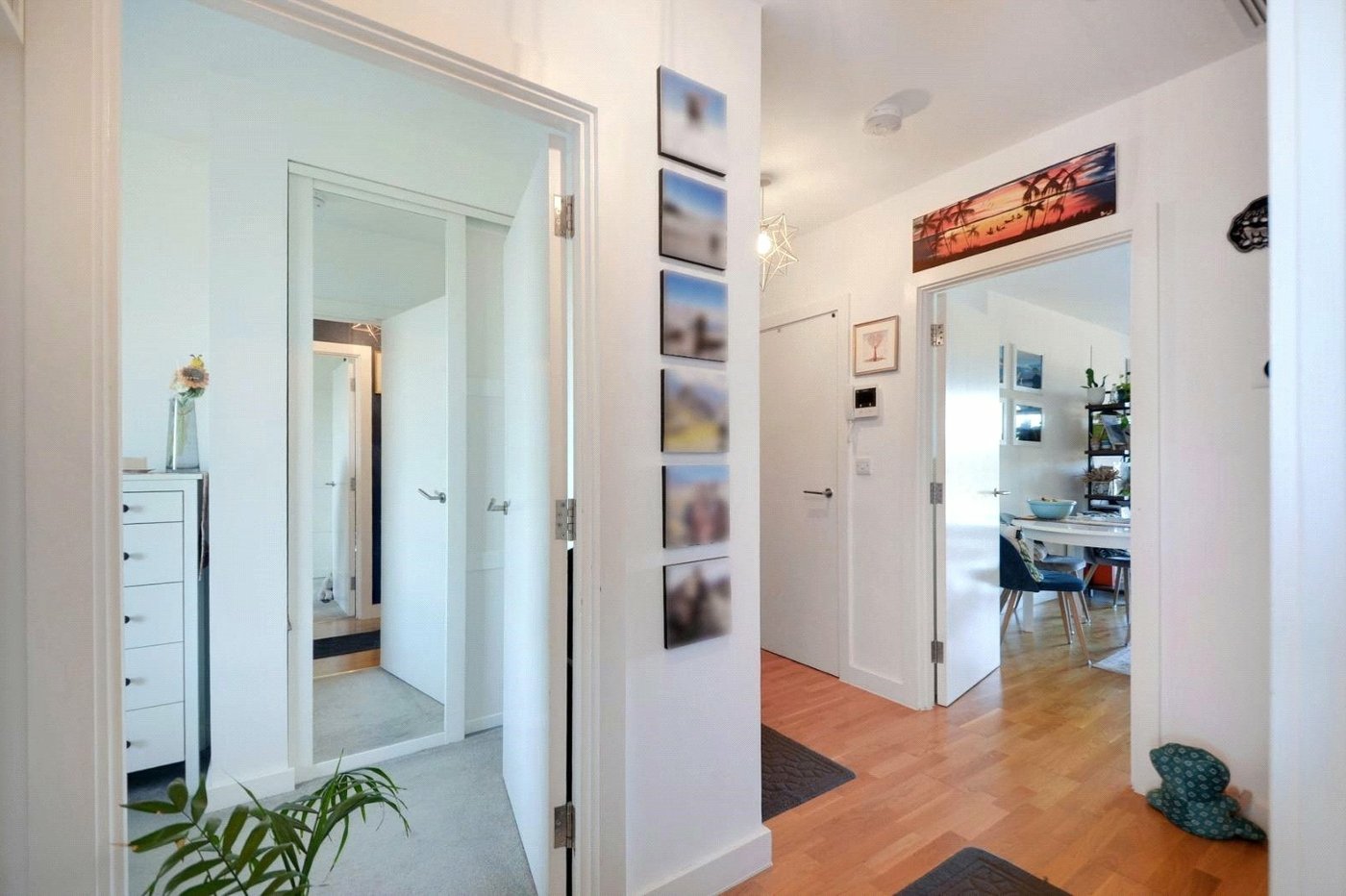 2 bedroom property for sale in London | Robinson Jackson