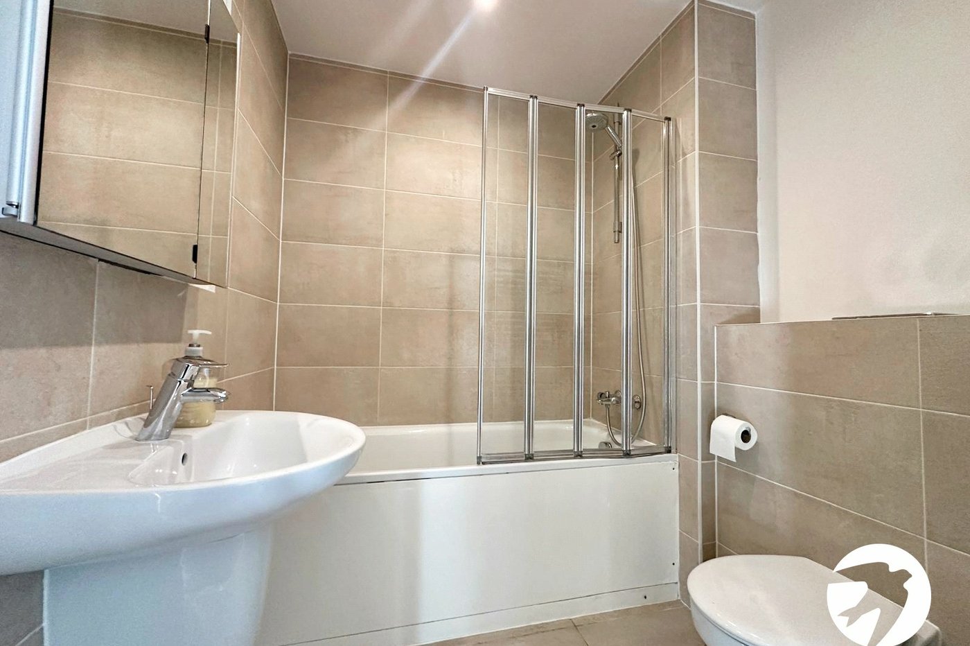 2 bedroom property for sale in London | Robinson Jackson
