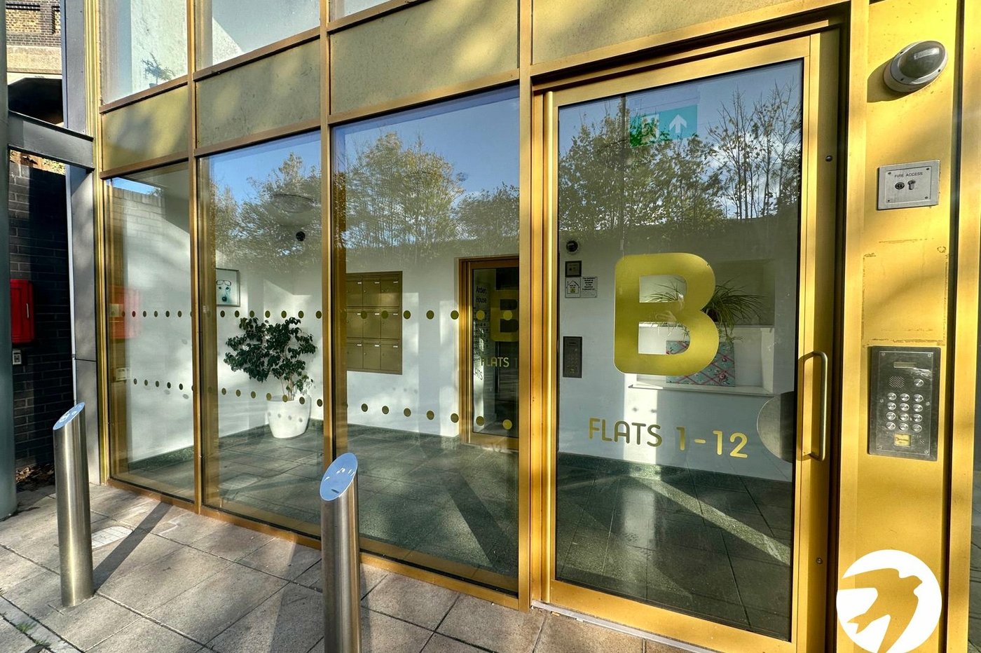 2 bedroom property for sale in London | Robinson Jackson