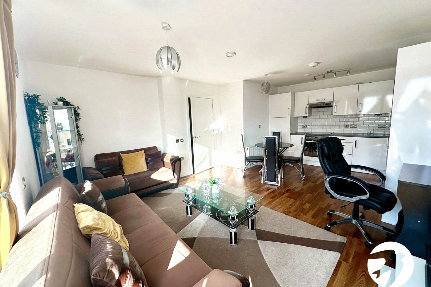 2 bedroom property for sale in London | Robinson Jackson