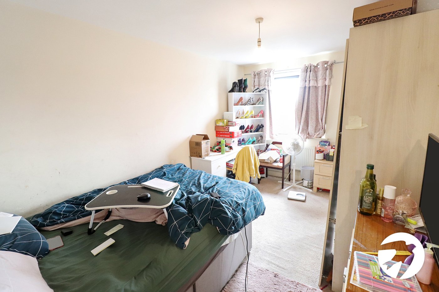 2 bedroom property for sale in London | Robinson Jackson