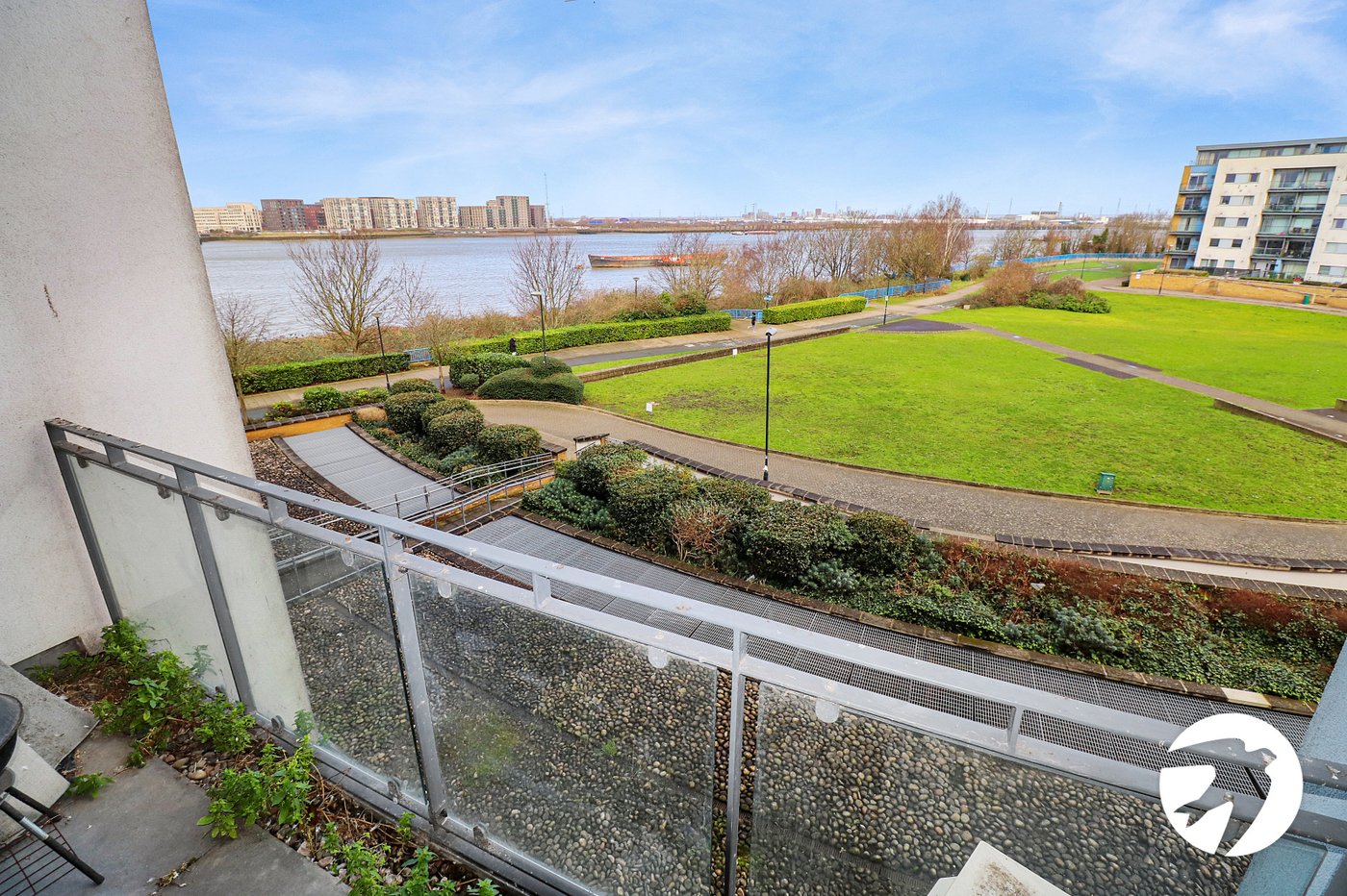 2 bedroom property for sale in London | Robinson Jackson