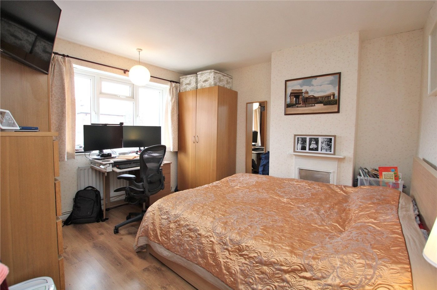 3 bedroom house for sale in London | Robinson Jackson
