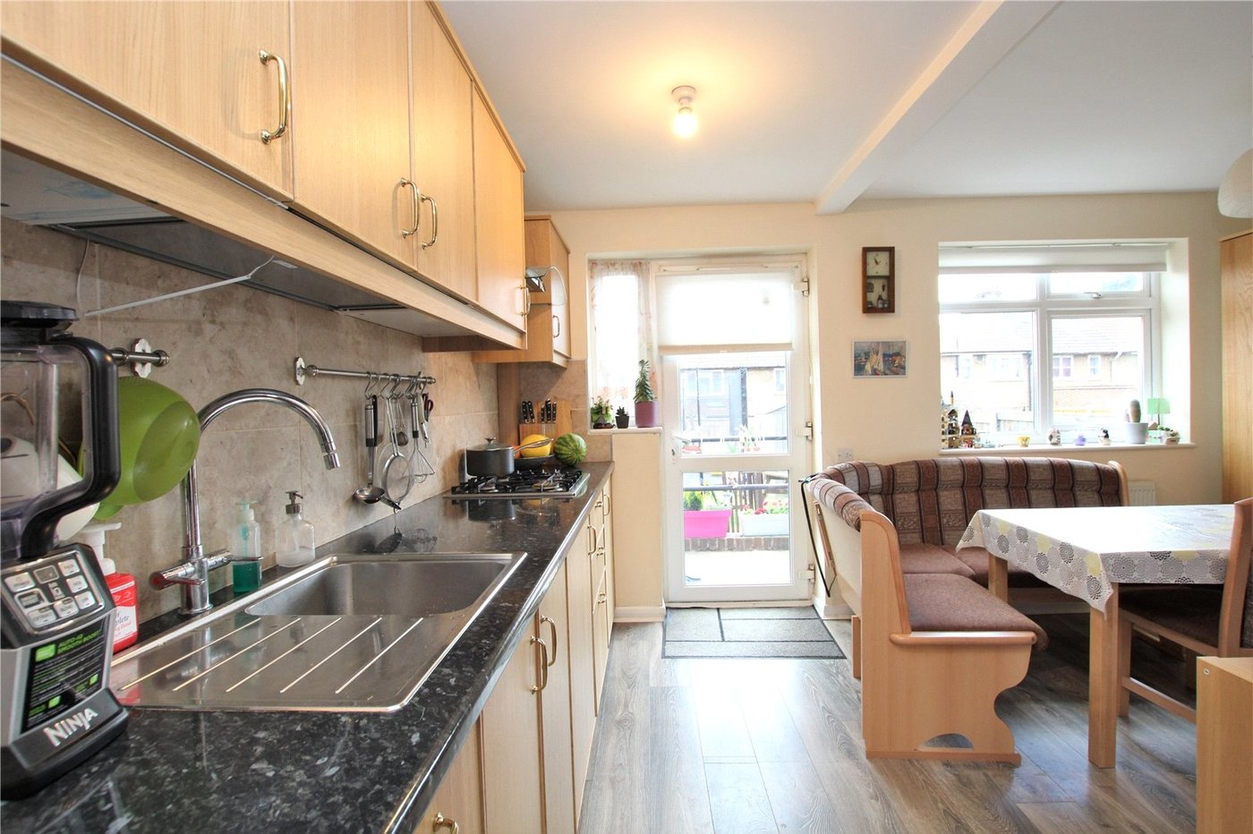 3 bedroom house for sale in London | Robinson Jackson